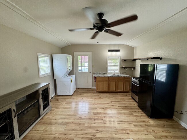 Foto del edificio - 22600 Pine RoadLot C