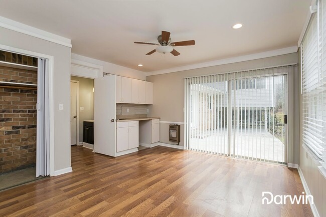 Building Photo - 4590 Shamrock Place Southeast, Mableton, G...