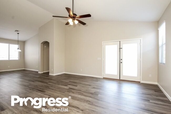 Building Photo - 9038 W Villa Maria Dr
