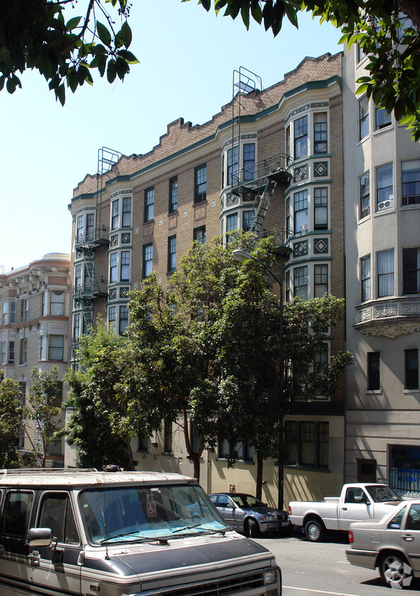 Primary Photo - Sierra Madre Apartments