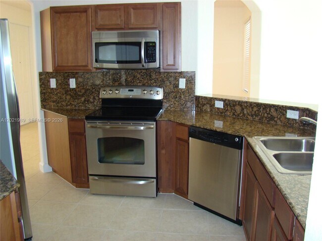Foto del edificio - 8651 NW 111th Ct