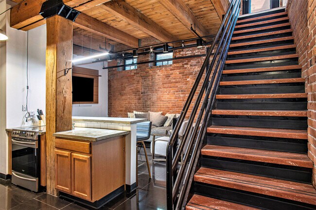 Foto del edificio - 6533 E Jefferson Ave