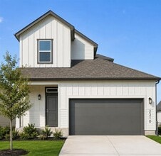 Building Photo - 2310 Castillo Dr