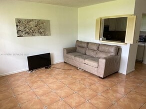 Building Photo - 8 Fanshaw Dr