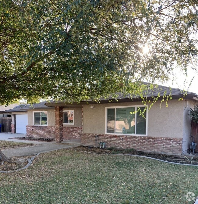 Building Photo - 2520 Aspen St