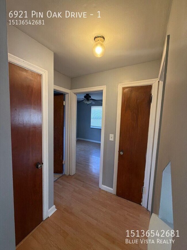 Foto del edificio - 6921 Pin Oak Dr