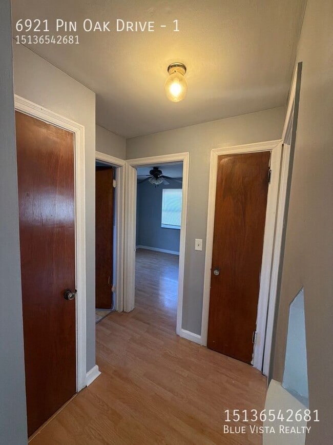 Building Photo - 6921 Pin Oak Dr