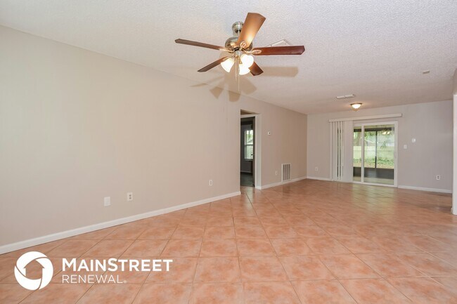 Foto del edificio - 7355 Darien Rd