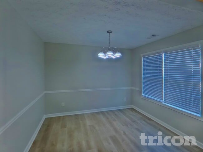 Foto del edificio - 305 Little Creek Rd SE