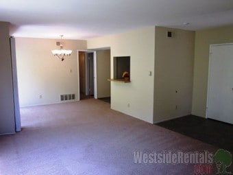 Primary Photo - 6775 Alvarado Rd