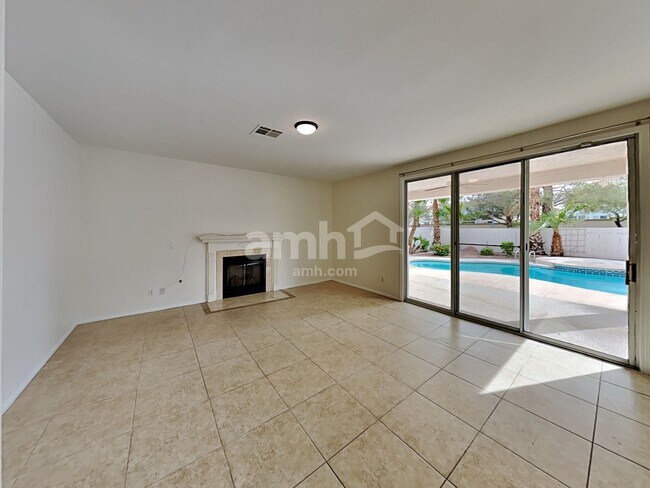 Foto del edificio - 8129 Riviera Beach Drive