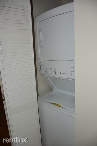 Building Photo - 2 br, 2 bath Condo - 2417 W Dakin St