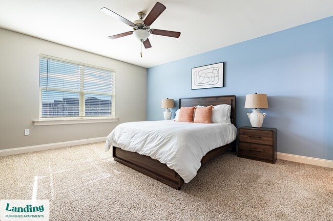 Building Photo - 305 Laredo Dr