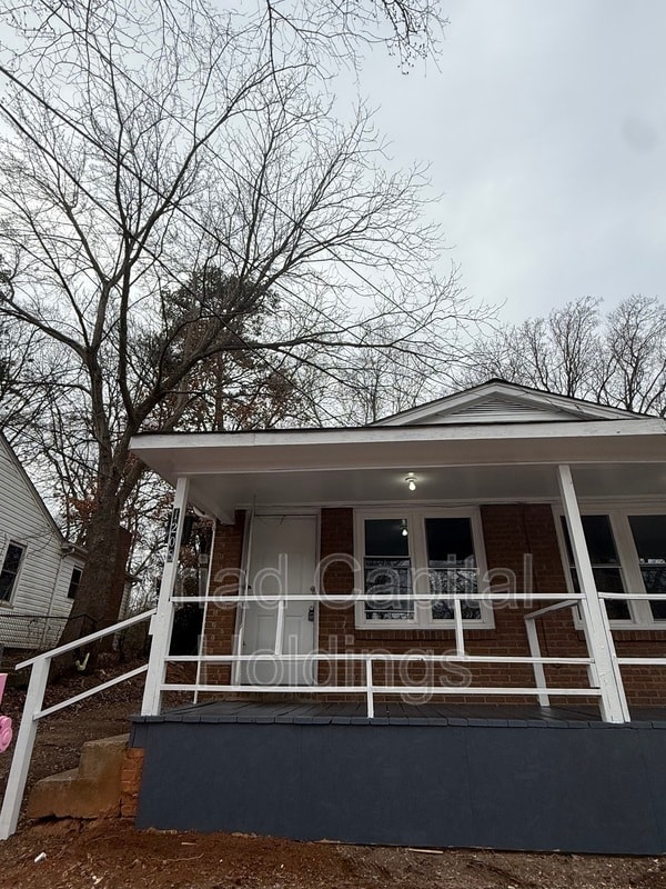 Building Photo - 1206 Gholson Ave S East
