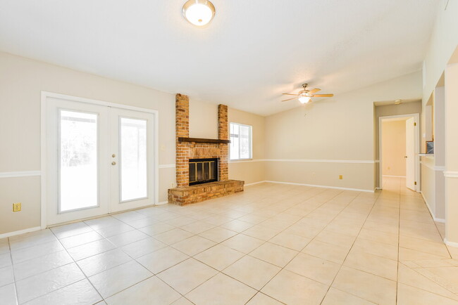 Building Photo - 1613 Prairie Lake Blvd