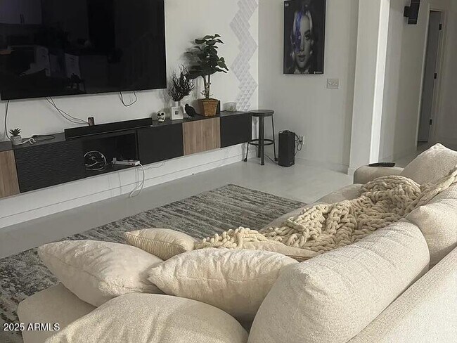 Foto del edificio - 41848 W Hillman Dr