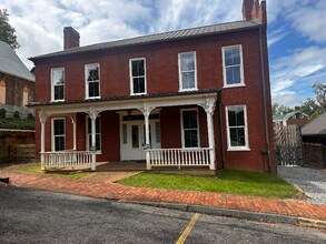 Building Photo - 120 S Cherokee St