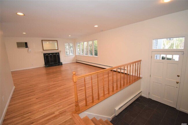 Building Photo - 165 Cold Spring Rd