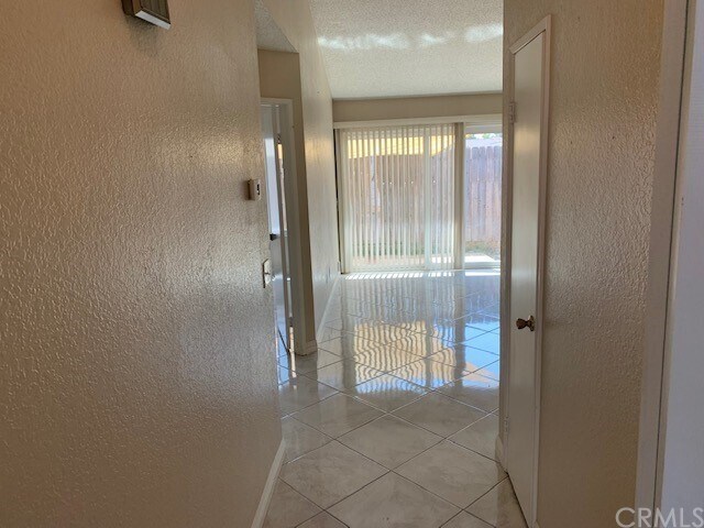 Foto del edificio - 12168 Mt Vernon Ave