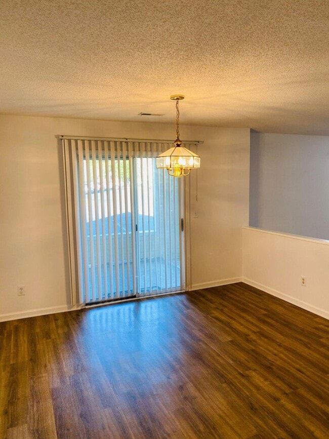 Building Photo - 523 Spring Forest Rd