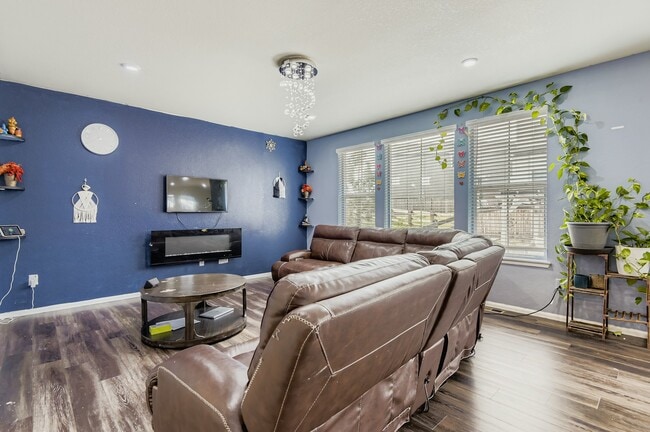 Building Photo - 3103 Jonquil St