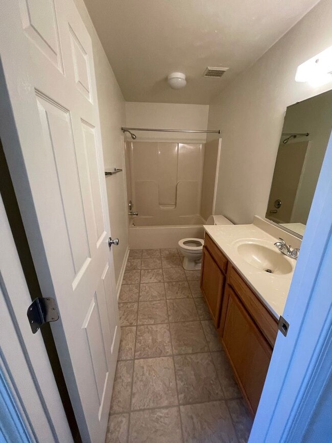 Photo - 4 Bedroom 2 Bathroom 2nd Floor Apartment