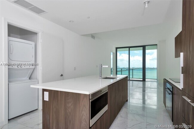 Foto del edificio - 480 NE 31st St