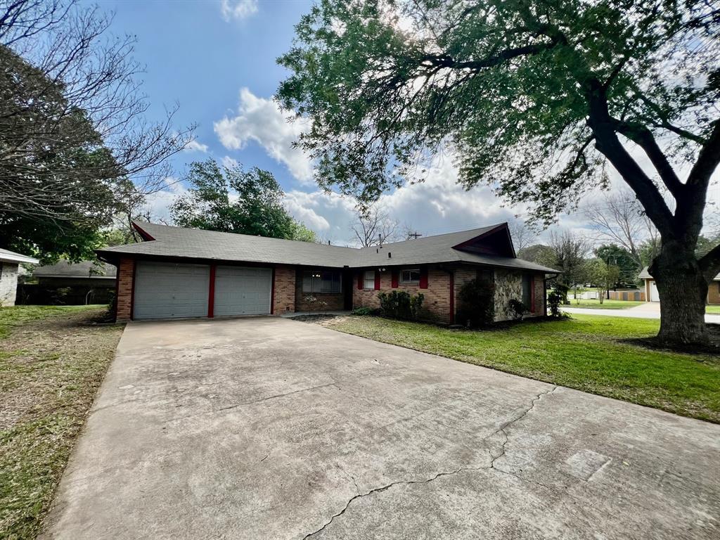 1309 Tom Dee St, Brenham, TX 77833 House Rental in Brenham, TX