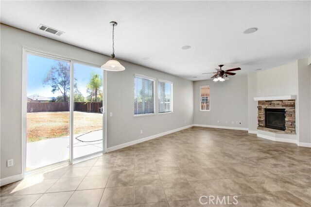Foto del edificio - 41026 Crimson Pillar Ln