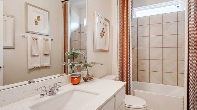 Bath 2 - 4513 Spring Box St