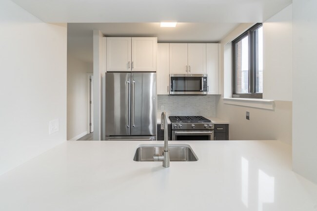 Building Photo - 377 E 33rd St