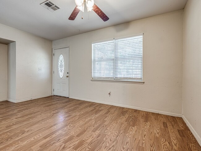 Foto del edificio - Home for rent in Guthrie Schools + Northeast Edmond