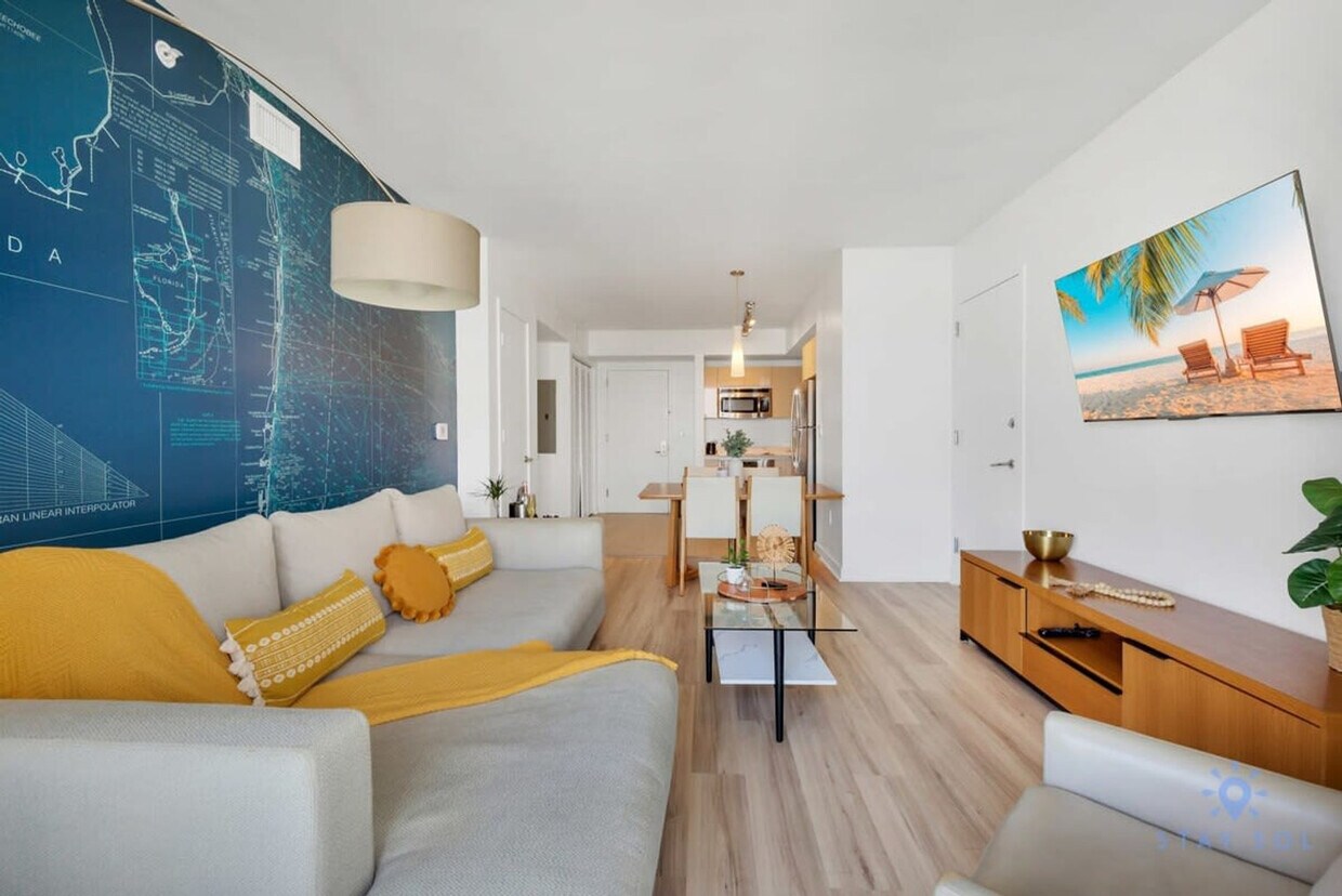 Foto principal - 2602 E Hallandale Beach Blvd