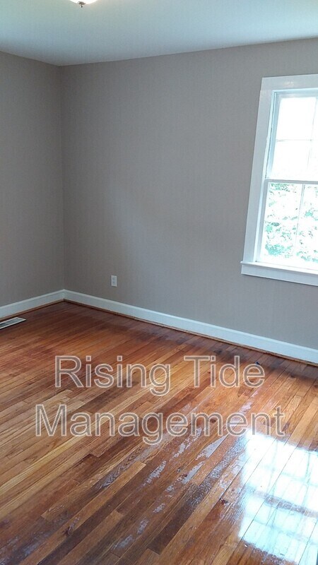 Building Photo - 316 Wickstead Rd