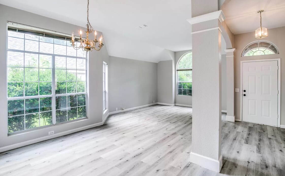 Building Photo - 2612 Creekhaven Dr