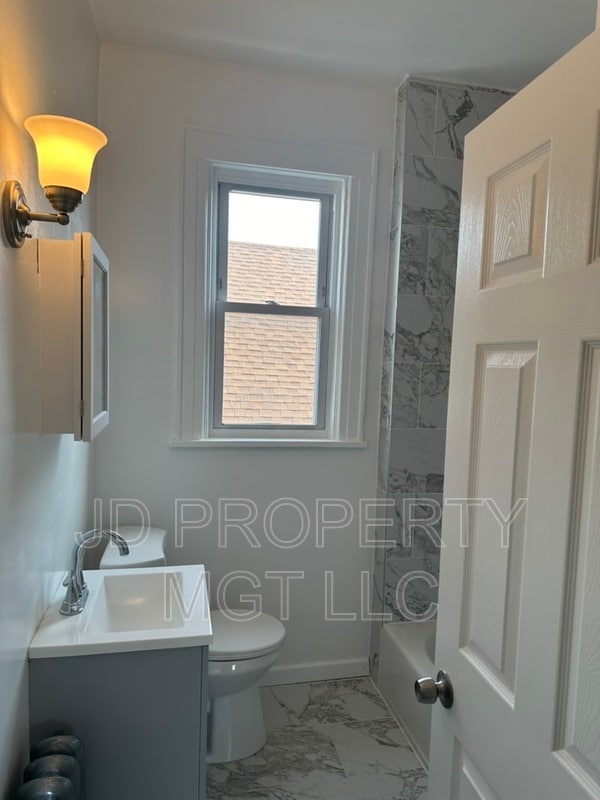 Foto del edificio - 218-218 E 30th St