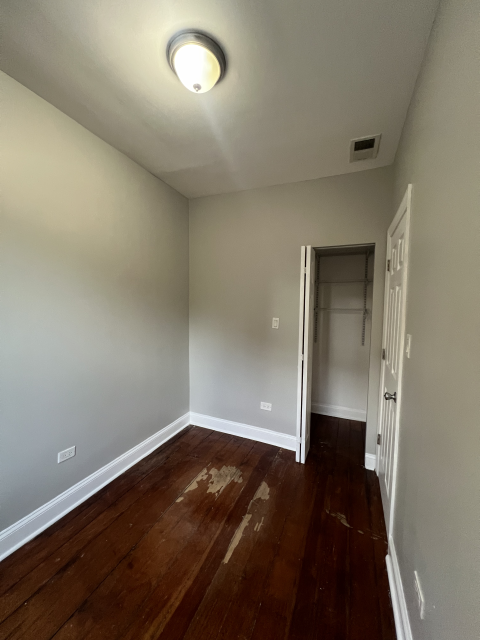 Building Photo - 2 bedroom in Chicago IL 60623