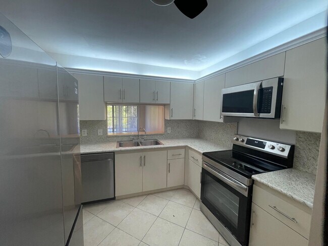 Building Photo - 1780 Hammock Blvd