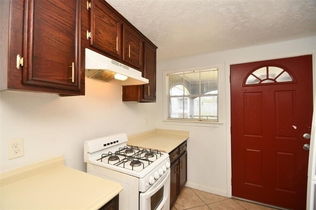 Building Photo - 4409 Hershe St