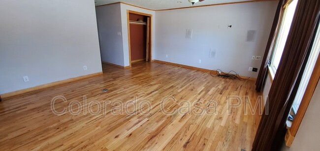 Building Photo - 2728 Lark Dr
