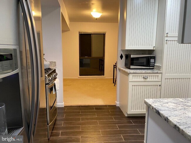 Foto del edificio - 2053 Royal Fern Ct
