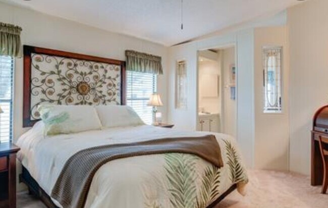 Foto del edificio - 624 Sunset Ln