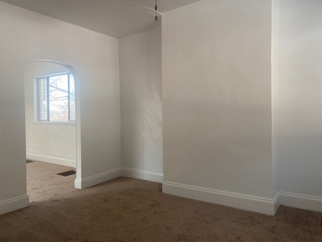 Building Photo - 2723 Merwyn Ave