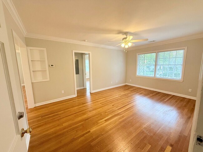Foto del edificio - Charming Upstairs Ardsley Park Apartment!