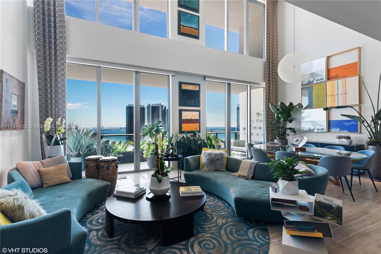 Foto principal - 3470 E Coast Ave