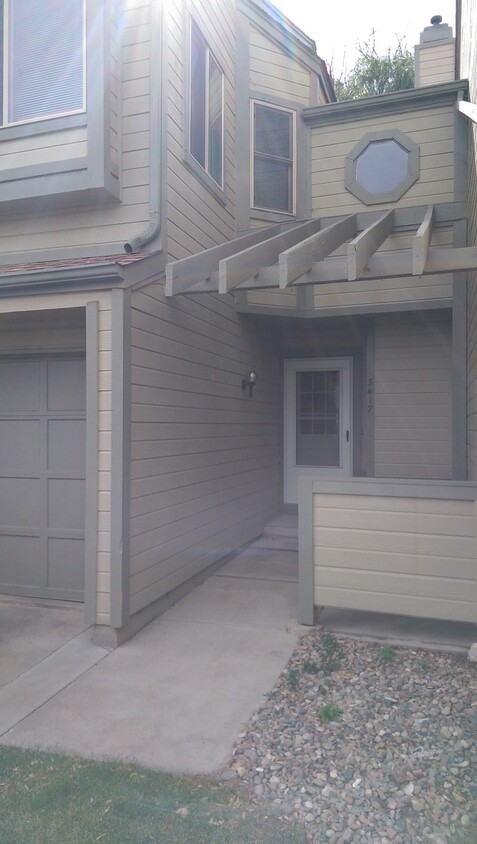 Primary Photo - 3417 Atlantic Dr