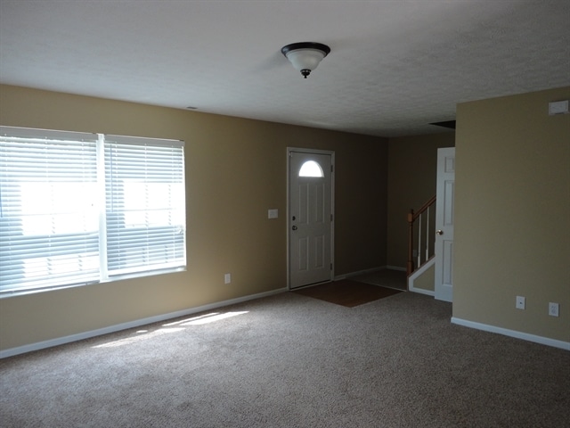 Building Photo - 18 Robin Way