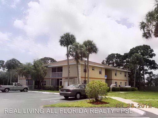 Foto principal - 1544 SE Royal Green Cir