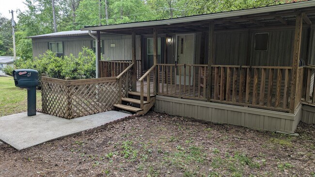 Building Photo - 6 Roberson Ln