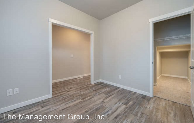 Building Photo - 4 br, 2.5 bath House - 4910 NE 65th Court